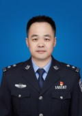 李龙