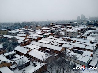 被雪覆盖的正宁村庄